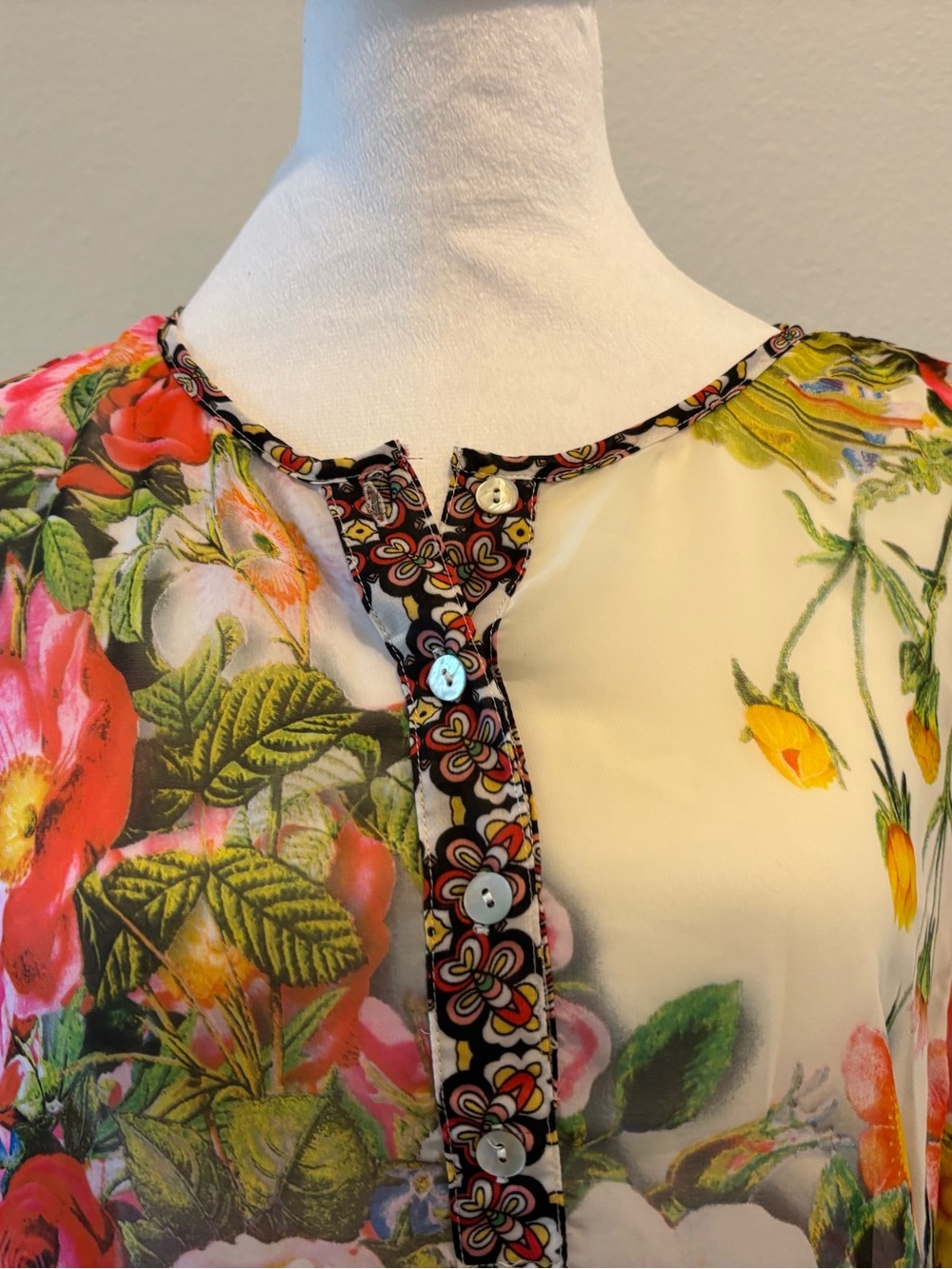 Soft Surroundings gorgeous floral top size large - Picture 1 of 3